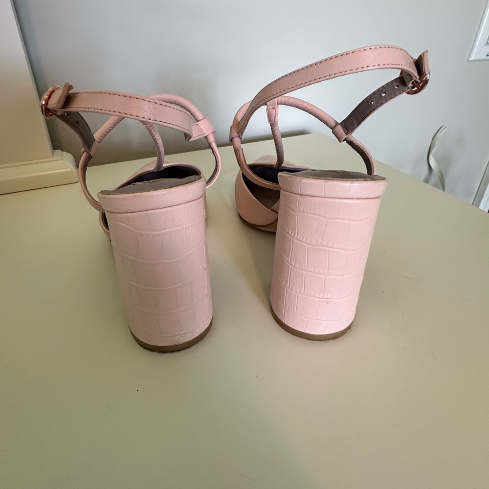 Delman Pink Slingback Heels with Pointed Toe - Picture 4 of 6